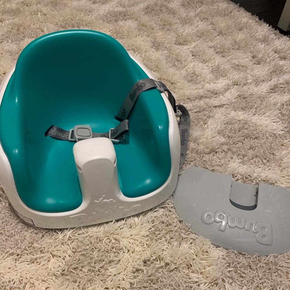 Bumbo seat with tray